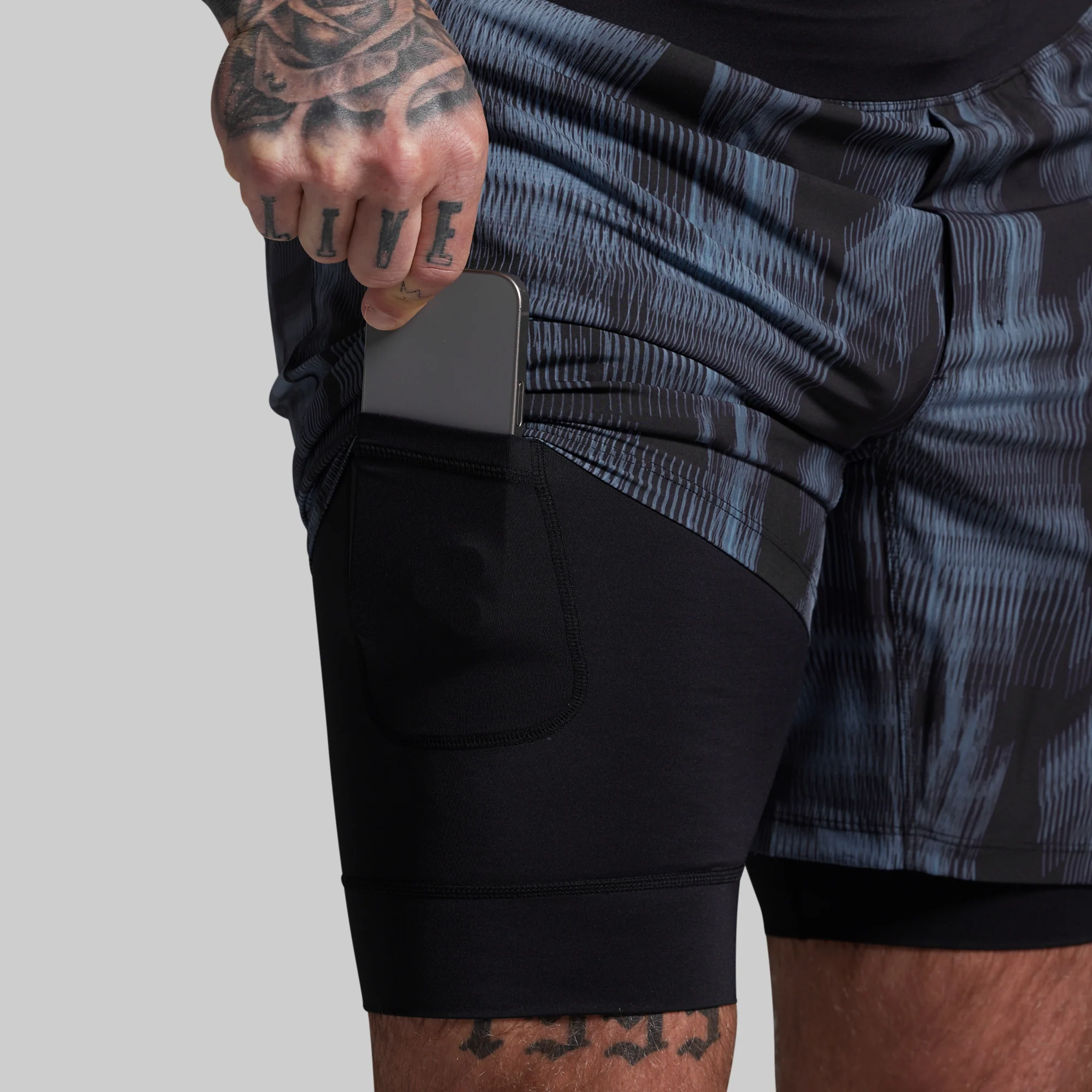 Versatile Short w/ Compression 7" (Vanish) - Image 3